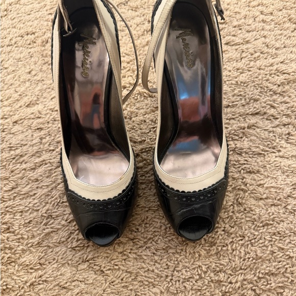 Marciano  Black and Cream Peep Toe Heels - Picture 1 of 6